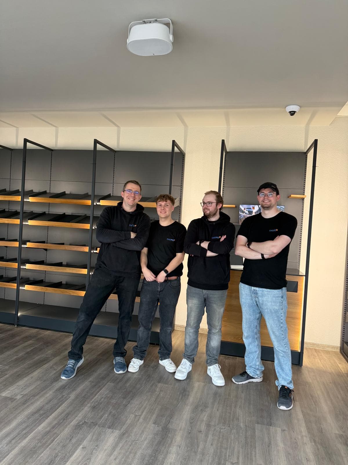 Das DATO-IT Team beim 24/7-Shop-Rollout vor Ort
